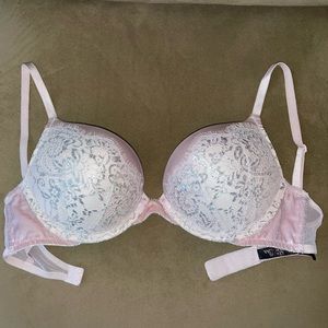 Victoria Secret Bombshell Add-2-Cups Push-Up Bra